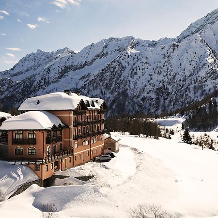 Locanda Locatori Passo del Tonale Exterior photo