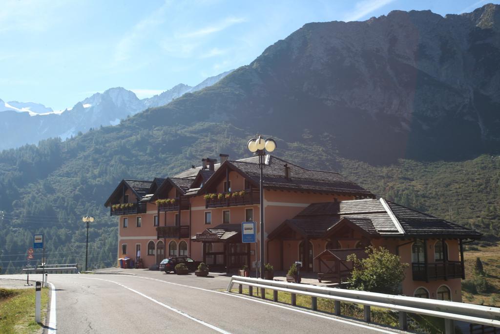 Locanda Locatori Passo del Tonale Exterior photo