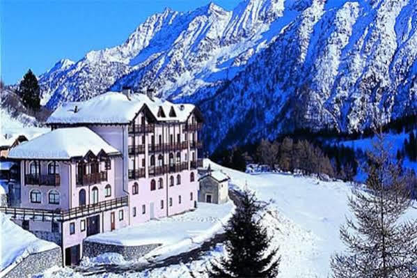 Locanda Locatori Passo del Tonale Exterior photo